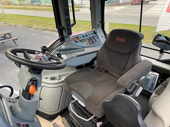 Valtra N163 5 of 8
