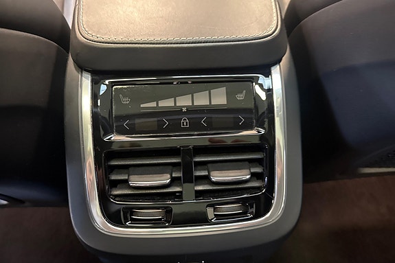 Volvo XC90 12 of 20