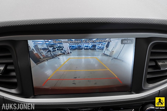 Hyundai IONIQ 23 of 30