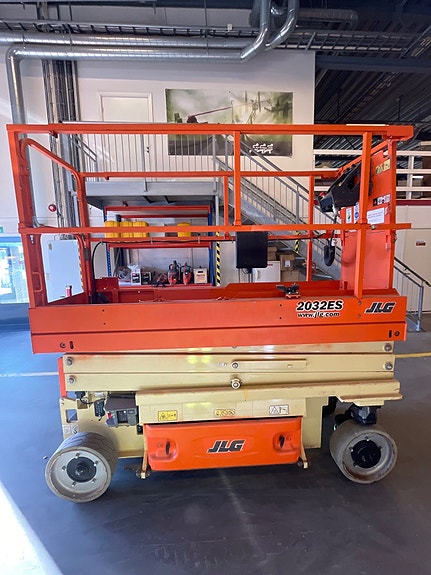 JLG 2032ES 2 of 6