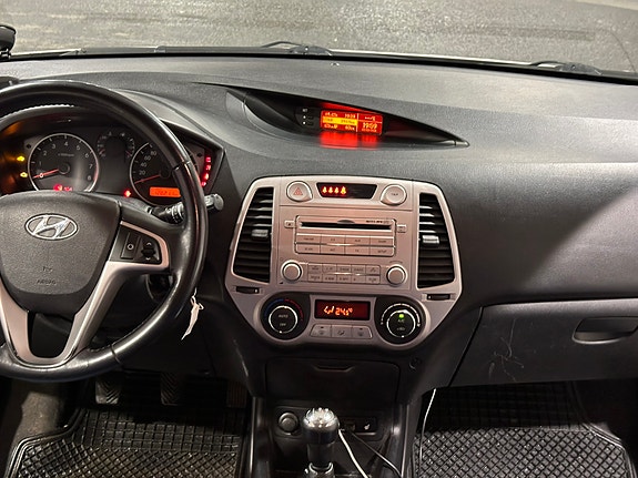 Hyundai i20 13 of 17