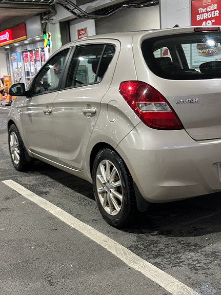 Hyundai i20 8 of 17