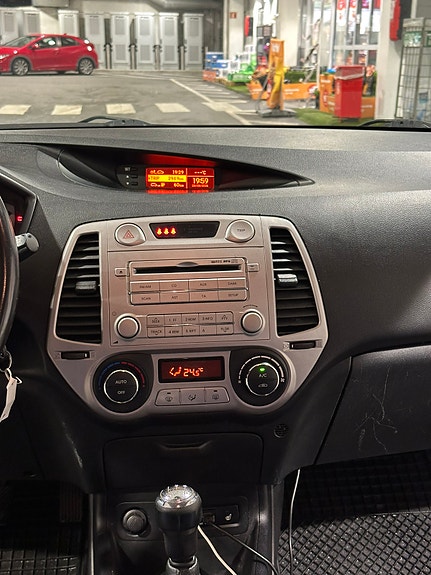 Hyundai i20 15 of 17