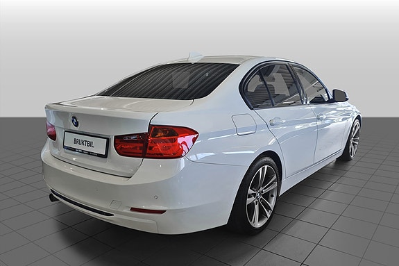 BMW 318d 8 of 10