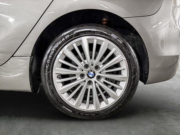 BMW 225xe 10 of 30