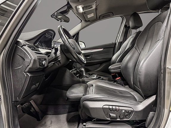 BMW 225xe 14 of 30