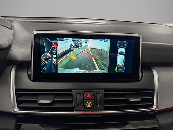 BMW 225xe 22 of 30