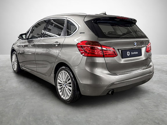 BMW 225xe 3 of 30