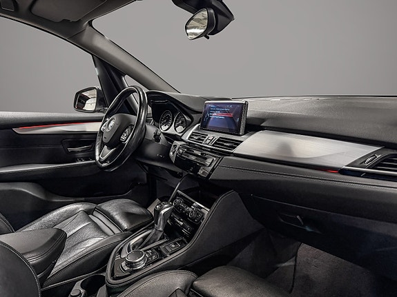 BMW 225xe 24 of 30