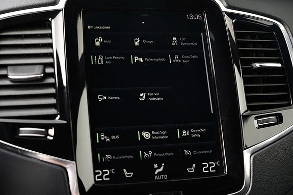 Volvo XC90 13 of 20