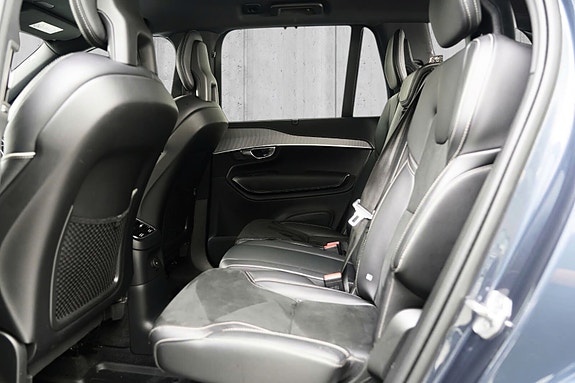 Volvo XC90 10 of 20