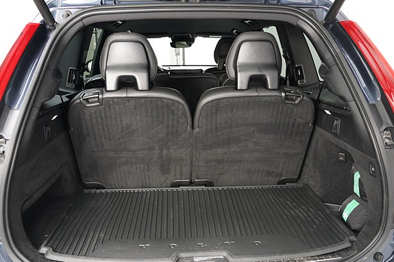 Volvo XC90 18 of 20