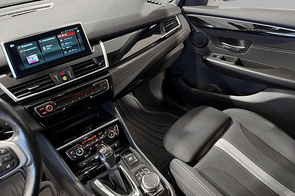 BMW 225xe 13 of 27