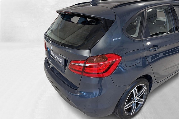 BMW 225xe 7 of 27