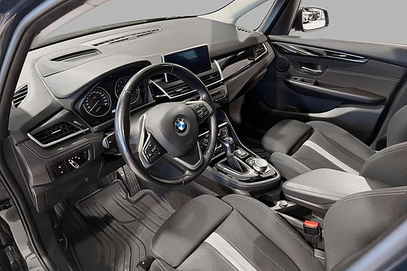 BMW 225xe 10 of 27