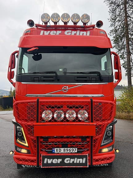 Volvo FH16 750 Tungtrekker 8/10X4 3 of 13