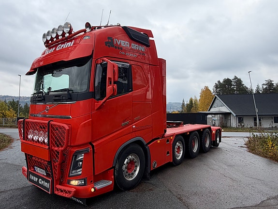 Volvo FH16 750 Tungtrekker 8/10X4 2 of 13