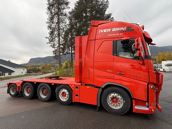 Volvo FH16 750 Tungtrekker 8/10X4 5 of 13