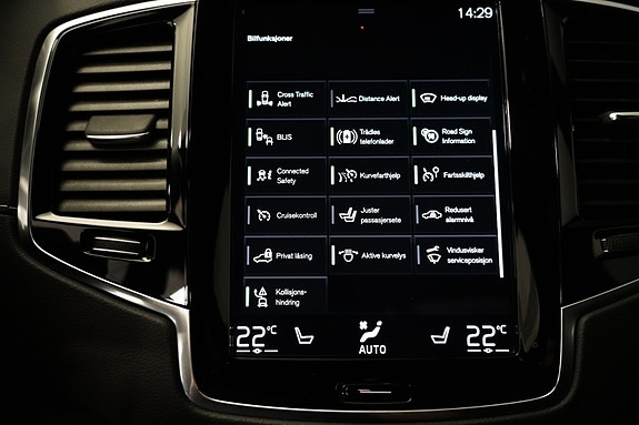 Volvo XC90 14 of 19