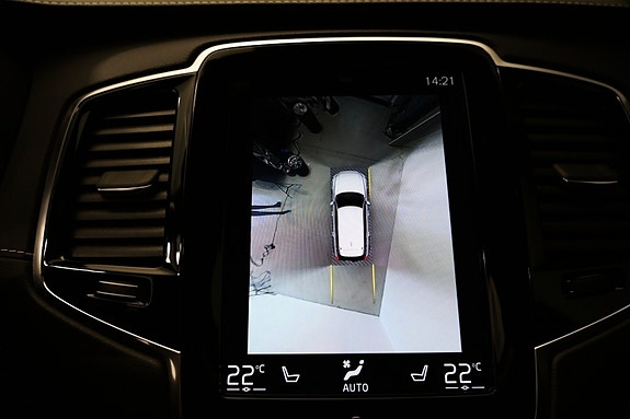 Volvo XC90 13 of 19