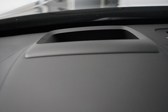 Volvo XC90 16 of 19