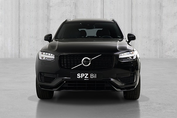 Volvo XC90 3 of 19