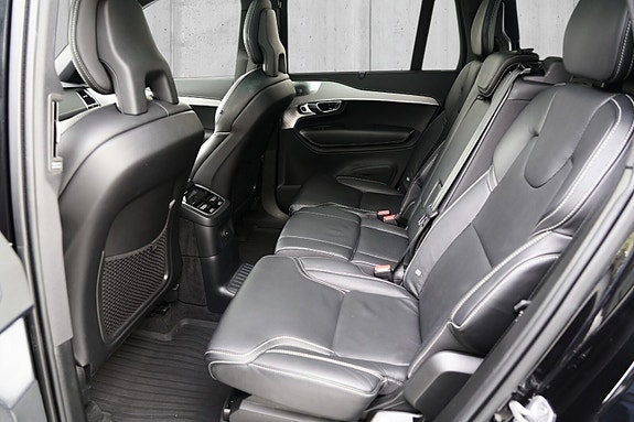 Volvo XC90 7 of 19