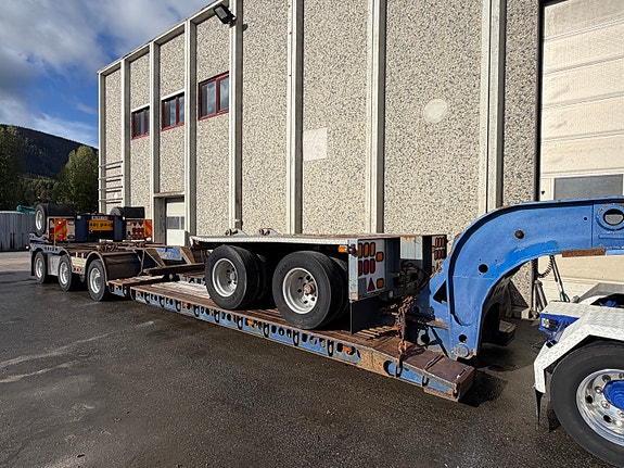 Scania R58 Tungtrekker 8/10X4 Tungtrekker med Vang Brønnhenger 6 of 19