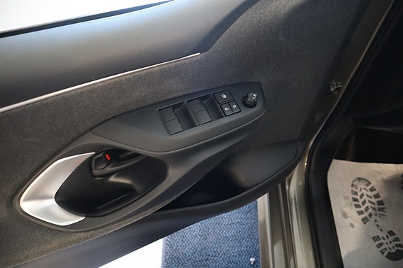 Toyota Yaris 10 of 22