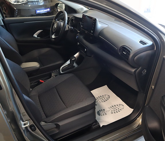 Toyota Yaris 13 of 22