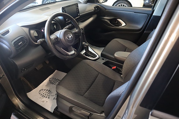 Toyota Yaris 8 of 22