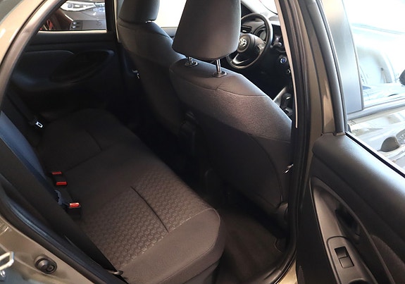 Toyota Yaris 12 of 22