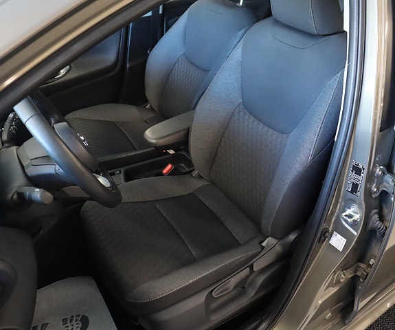 Toyota Yaris 11 of 22