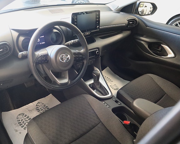 Toyota Yaris 9 of 22