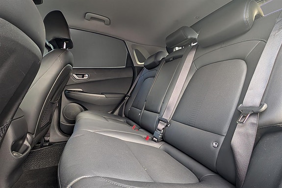 Hyundai Kona 16 of 23