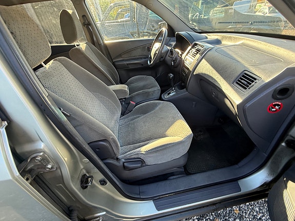 Hyundai Tucson 24 of 30
