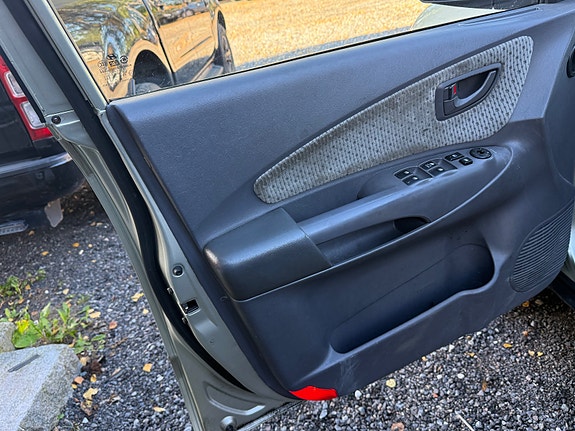 Hyundai Tucson 14 of 30