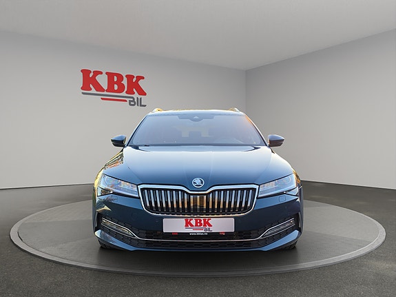 Skoda Superb 2 of 30