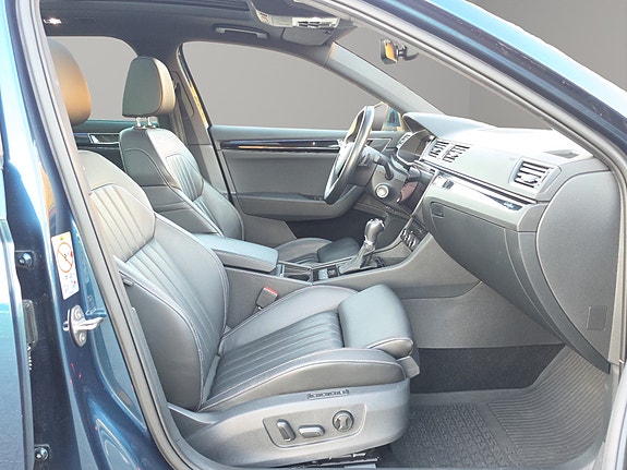 Skoda Superb 19 of 30