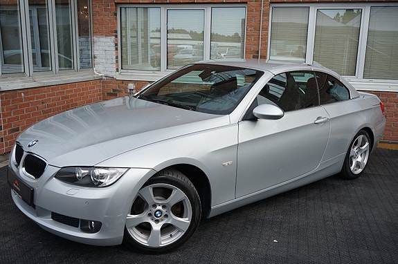 BMW 320i 3 of 30