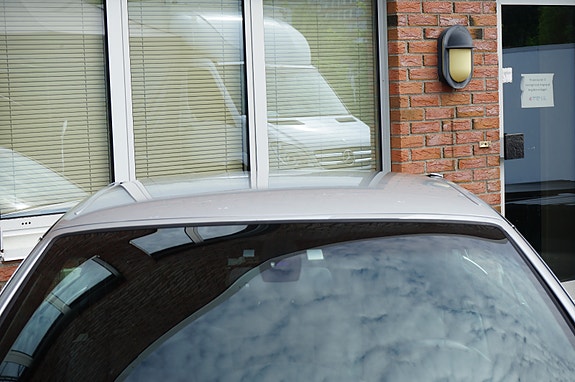 BMW 320i 13 of 30