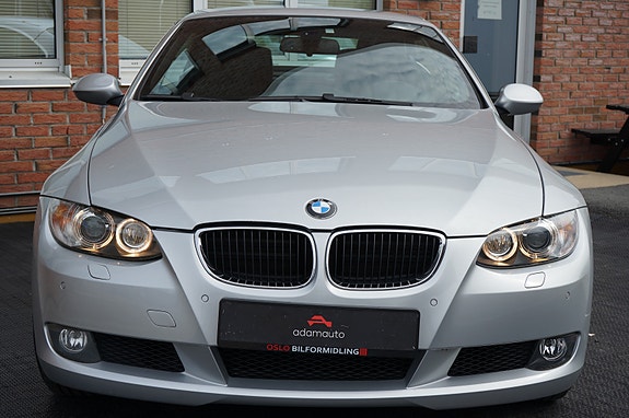 BMW 320i 7 of 30