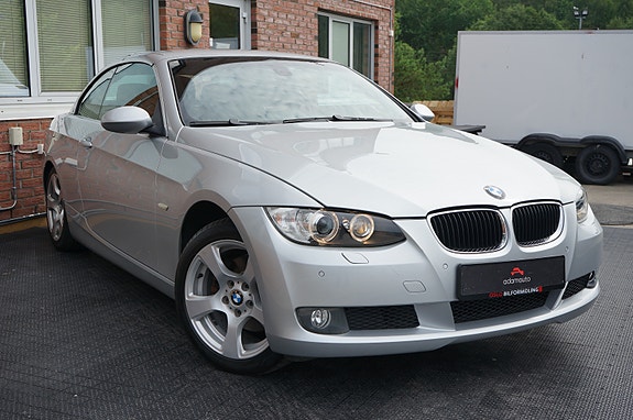 BMW 320i 4 of 30