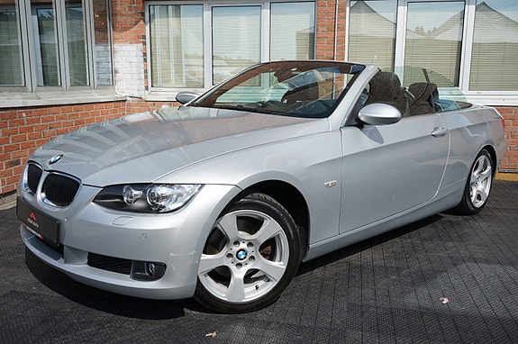 BMW 320i 19 of 30