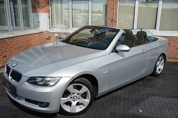 BMW 320i 20 of 30