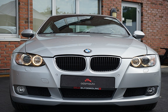 BMW 320i 8 of 30