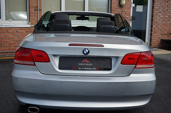 BMW 320i 29 of 30