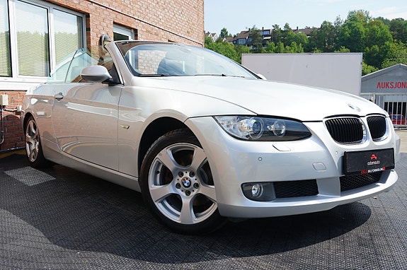 BMW 320i 23 of 30