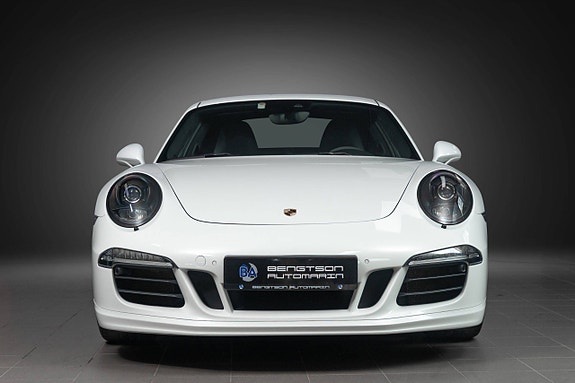 Porsche 911 Carrera 4 GTS 5 of 30