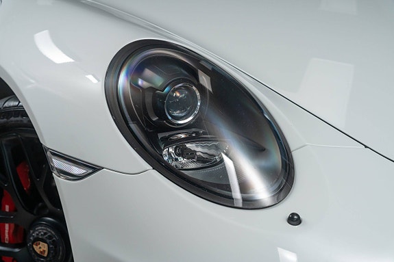 Porsche 911 Carrera 4 GTS 18 of 30